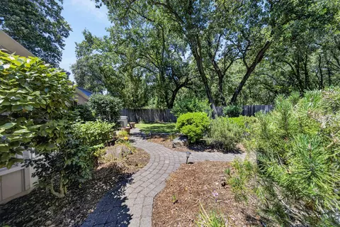 Exterior - 6367 Mullen Pkwy, Redding, CA 96001 photo 13 of 18