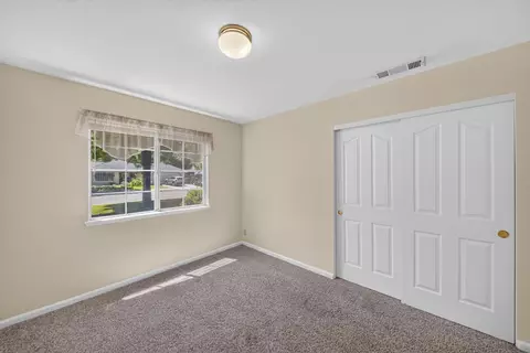 Bedroom - 6367 Mullen Pkwy, Redding, CA 96001 photo 5 of 6