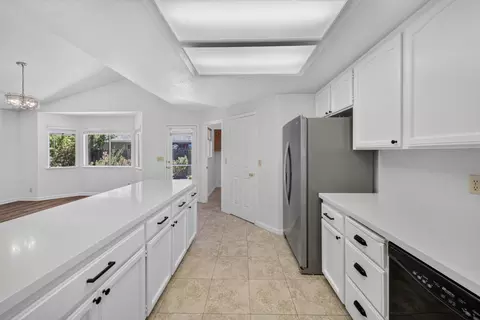 Entry Way - 6367 Mullen Pkwy, Redding, CA 96001 photo 1 of 3