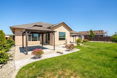 Exterior - 4755 Lower Springs Rd, Redding, CA 96001 photo 5 of 11