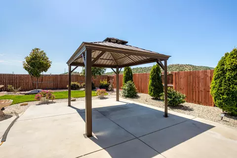 Exterior - 4755 Lower Springs Rd, Redding, CA 96001 photo 4 of 11