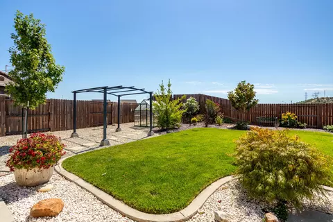 Exterior - 4755 Lower Springs Rd, Redding, CA 96001 photo 8 of 11