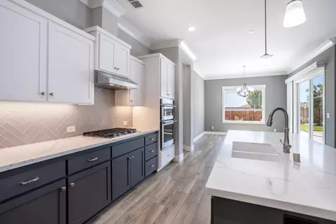 Kitchen - 4755 Lower Springs Rd, Redding, CA 96001 photo 2 of 3