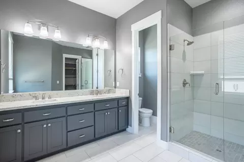 Bath - 4755 Lower Springs Rd, Redding, CA 96001 photo 1 of 5