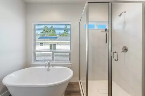Bath - 7750 Princess Pine Pl, Shingletown, CA 96088 photo 3 of 4