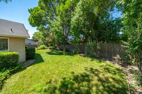 608 Saint Thomas Pkwy, Redding, CA 96003 photo 32