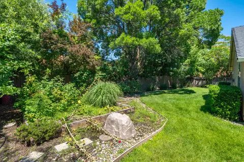 608 Saint Thomas Pkwy, Redding, CA 96003 photo 34