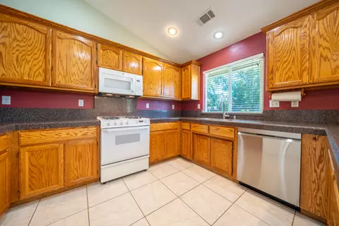 608 Saint Thomas Pkwy, Redding, CA 96003 photo 15