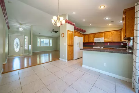 608 Saint Thomas Pkwy, Redding, CA 96003 photo 14