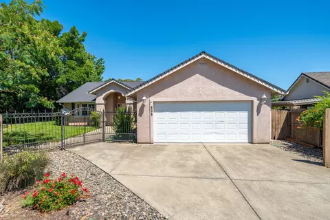 608 Saint Thomas Pkwy, Redding, CA 96003 photo 3