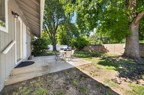 Exterior - 2555 Lupine St, Anderson, CA 96007 photo 4 of 9