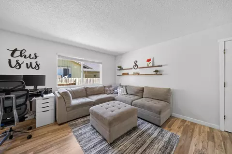 Living - 2555 Lupine St, Anderson, CA 96007 photo 3 of 3