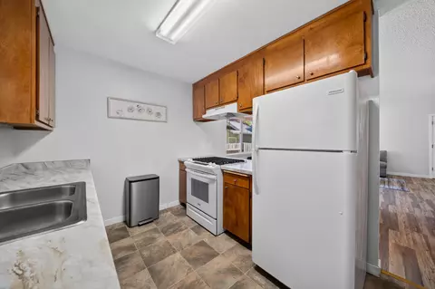 Kitchen - 2555 Lupine St, Anderson, CA 96007 photo 2 of 3