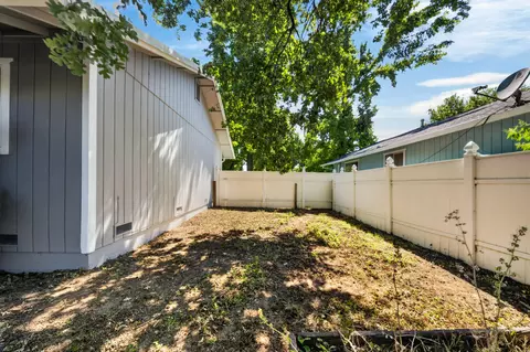 Exterior - 2555 Lupine St, Anderson, CA 96007 photo 8 of 9