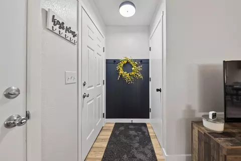 Entry Way - 2555 Lupine St, Anderson, CA 96007 photo 1 of 1