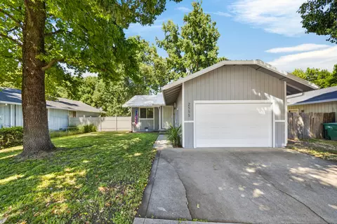 2555 Lupine St, Anderson, CA 96007