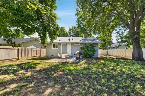 Exterior - 2555 Lupine St, Anderson, CA 96007 photo 7 of 9
