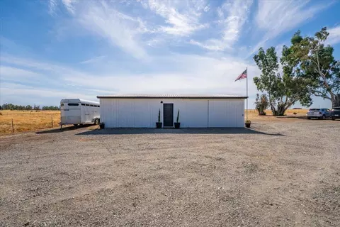 Exterior - 20050 Plains Dr, Red Bluff, CA 96080 photo 15 of 56