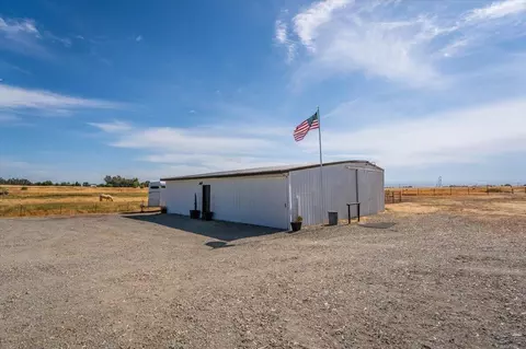 Exterior - 20050 Plains Dr, Red Bluff, CA 96080 photo 14 of 56