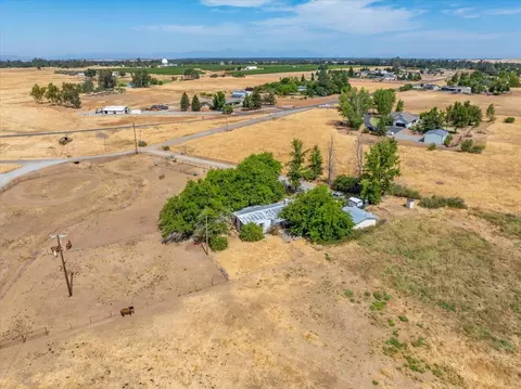 View/Area - 20050 Plains Dr, Red Bluff, CA 96080 photo 2 of 14