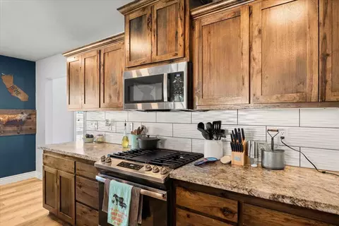Kitchen - 20050 Plains Dr, Red Bluff, CA 96080 photo 4 of 10
