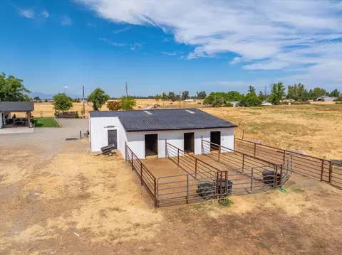 Exterior - 20050 Plains Dr, Red Bluff, CA 96080 photo 12 of 56