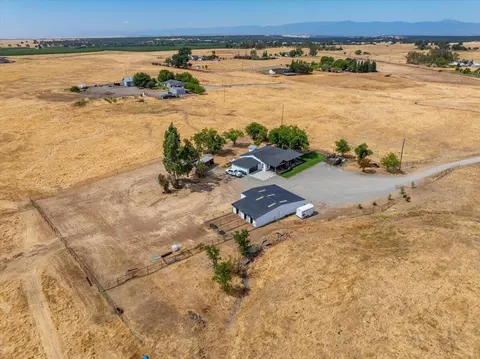 View/Area - 20050 Plains Dr, Red Bluff, CA 96080 photo 8 of 14