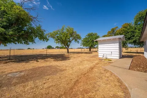 Exterior - 20050 Plains Dr, Red Bluff, CA 96080 photo 23 of 56