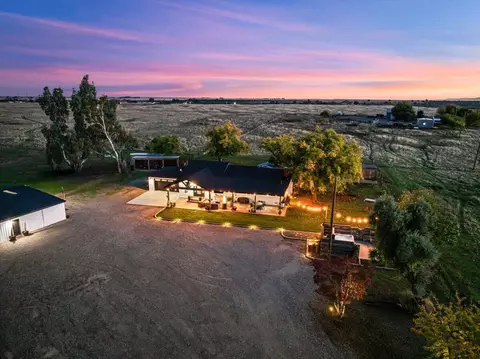 20050 Plains Dr, Red Bluff, CA 96080