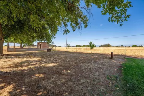 Exterior - 20050 Plains Dr, Red Bluff, CA 96080 photo 20 of 56