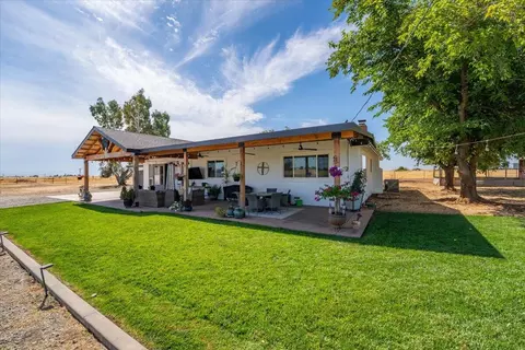 Exterior - 20050 Plains Dr, Red Bluff, CA 96080 photo 1 of 56