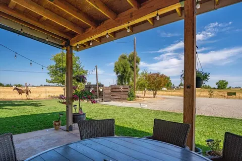Exterior - 20050 Plains Dr, Red Bluff, CA 96080 photo 18 of 56