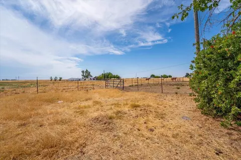 Exterior - 20050 Plains Dr, Red Bluff, CA 96080 photo 46 of 56