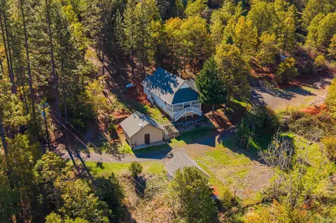 29204 Park Rd, Round Mountain, CA 96084