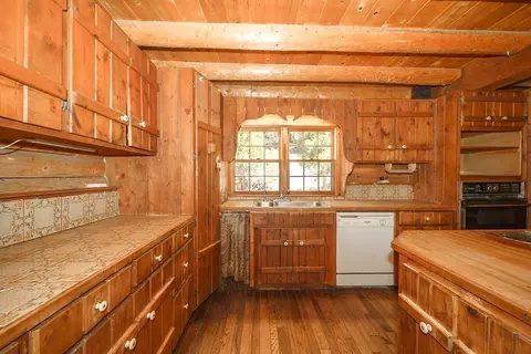 Kitchen - 691 Lost Bridge Rd, Lewiston, CA 96052 photo 5 of 5