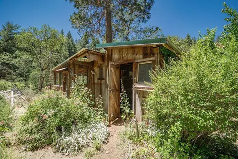 Exterior - 691 Lost Bridge Rd, Lewiston, CA 96052 photo 9 of 10