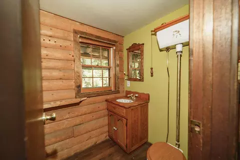 Bath - 691 Lost Bridge Rd, Lewiston, CA 96052 photo 1 of 5