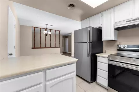Kitchen - 2520 Oriole Dr, Red Bluff, CA 96080 photo 4 of 4