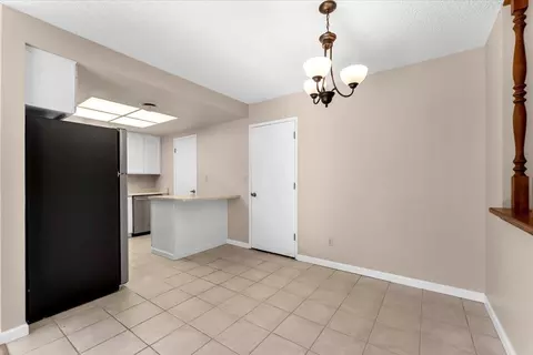 Dining - 2520 Oriole Dr, Red Bluff, CA 96080 photo 1 of 1