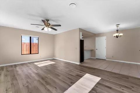 Living - 2520 Oriole Dr, Red Bluff, CA 96080 photo 2 of 4