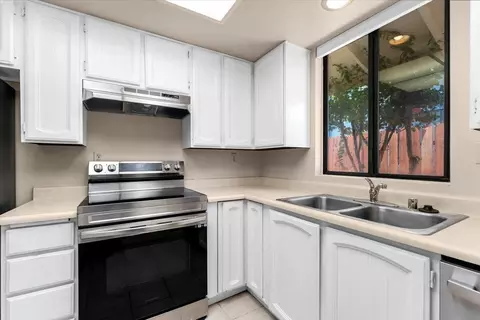 Kitchen - 2520 Oriole Dr, Red Bluff, CA 96080 photo 3 of 4