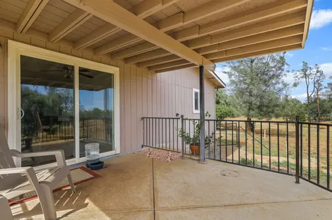 Exterior - 2087977 State Highway 299, Redding, CA 96003 photo 7 of 21