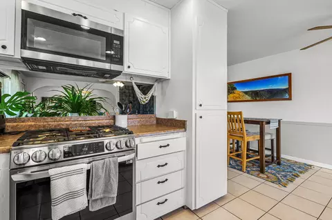 Kitchen - 2087977 State Highway 299, Redding, CA 96003 photo 4 of 8