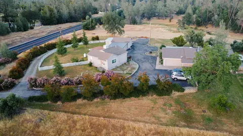 View/Area - 2087977 State Highway 299, Redding, CA 96003 photo 3 of 12