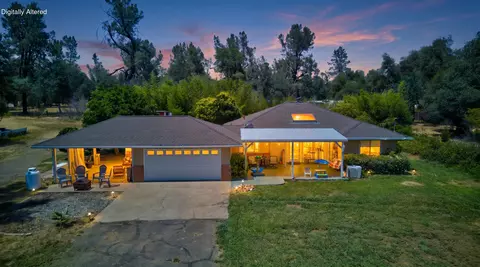 17250 Flowers Ln, Anderson, CA 96007