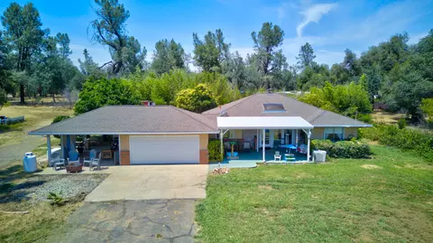 17250 Flowers Ln, Anderson, CA 96007