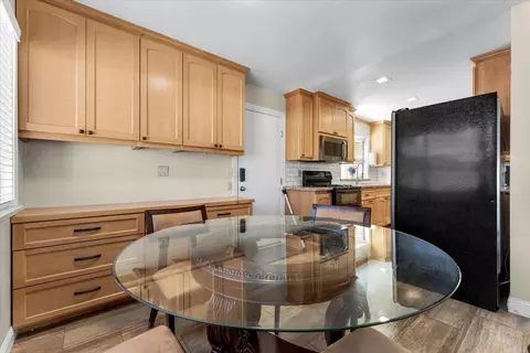 Dining - 3594 Echo Rd, Redding, CA 96002 photo 2 of 2