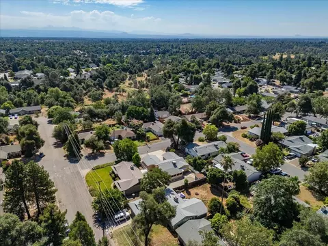 View/Area - 3594 Echo Rd, Redding, CA 96002 photo 5 of 12
