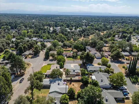 View/Area - 3594 Echo Rd, Redding, CA 96002 photo 6 of 12