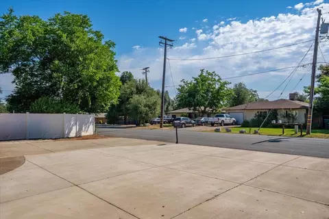 Exterior - 3594 Echo Rd, Redding, CA 96002 photo 10 of 18
